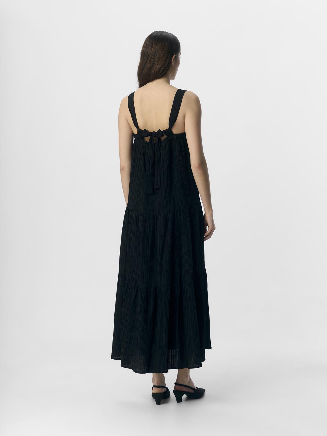 model_shot-back